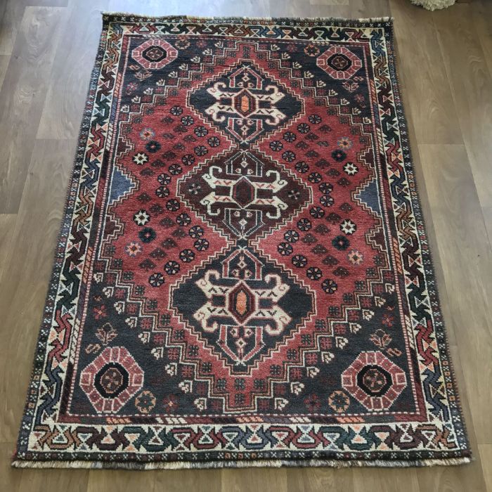 Persian Shiraz Hand knotted Tribal Wool Rug - 115 x 167 cm